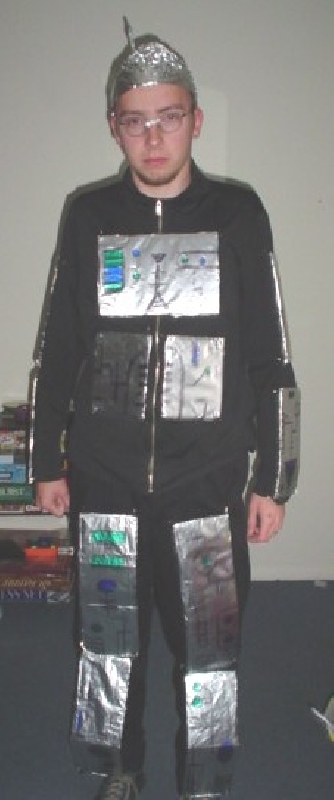 2004-10-29-nicolexanna-Randall Robot.jpg