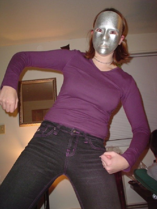 2004-12-26-nicolexanna-monkey meliss.jpg