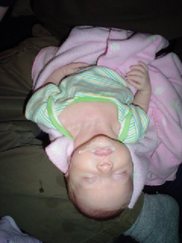 2005-02-19-nicolexanna-food coma.jpg