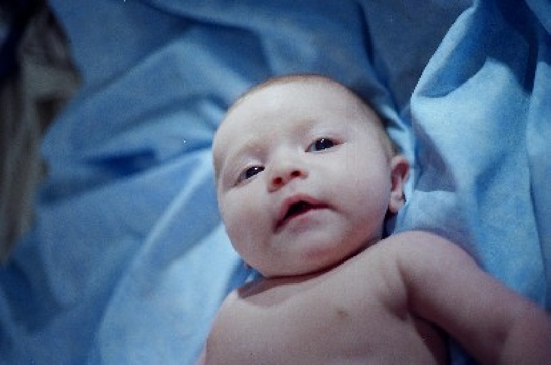 2005-03-27-nicolexanna-blue smile.jpg