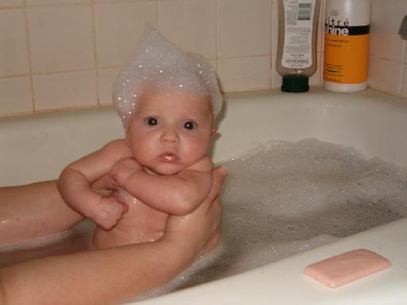 2005-04-09-guest-bath2.JPG