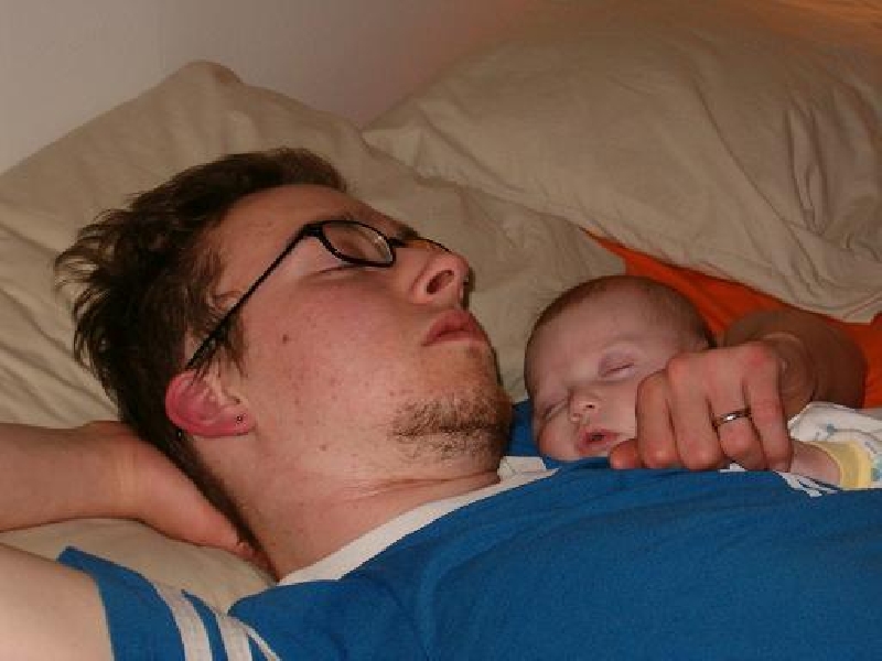 2005-04-09-guest-r&g sleep1.JPG