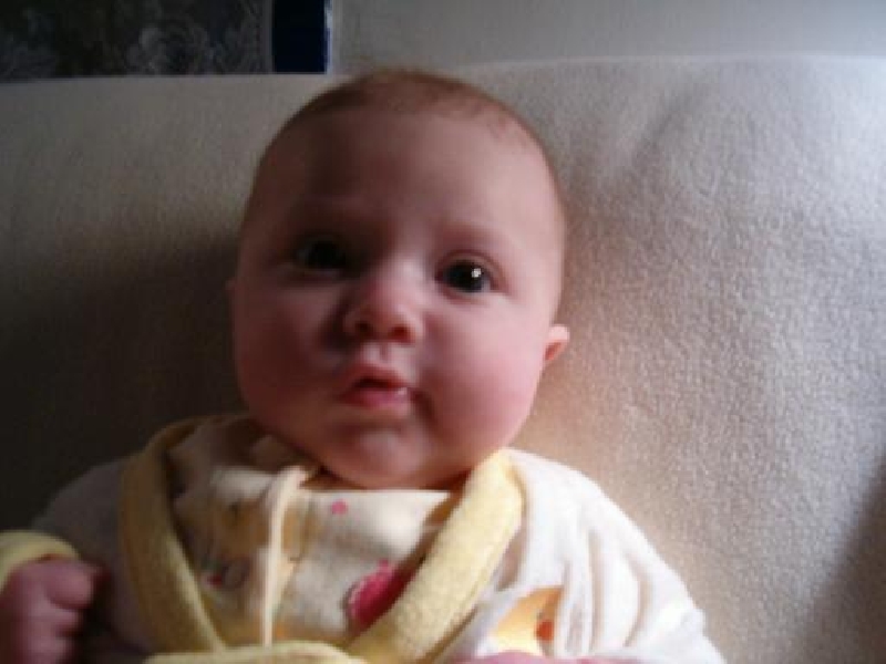 2005-05-01-nicolexanna-dudle hef4.JPG