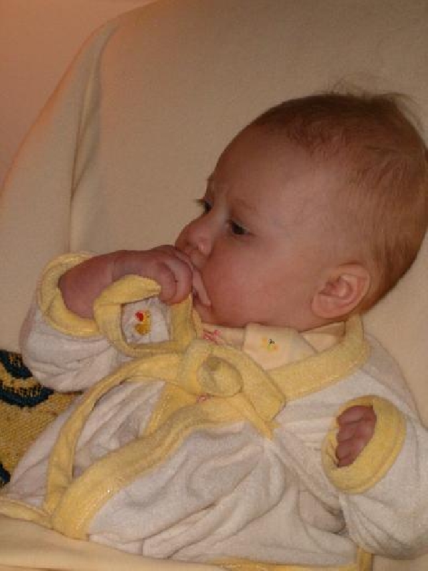 2005-05-01-nicolexanna-dudle hef5.JPG