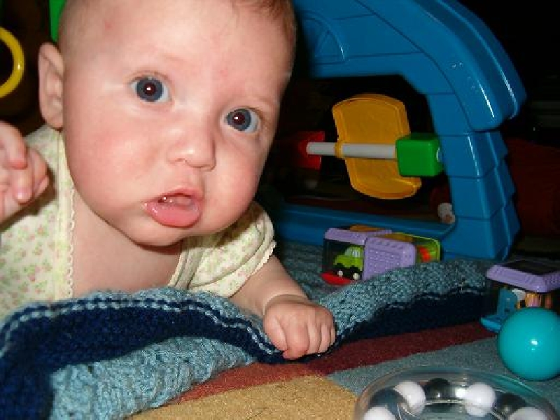 2005-05-27-guest-Duddle Play Belly.JPG