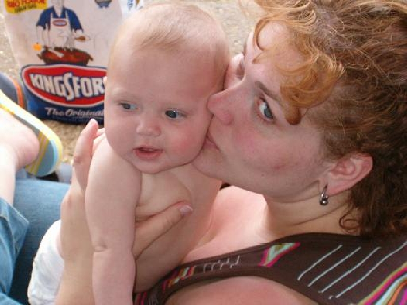 2005-06-09-guest-Nicole and Duddle Tag Sale.JPG