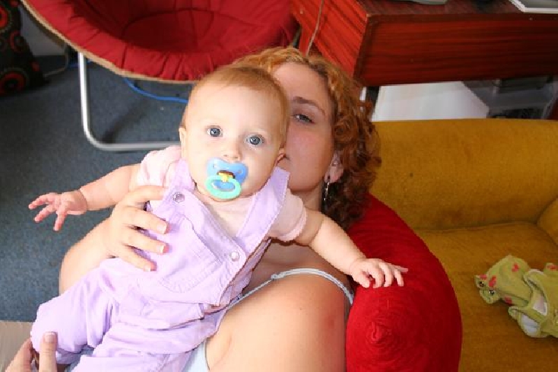 2005-09-05-guest-Mom hiding behind Doods.JPG