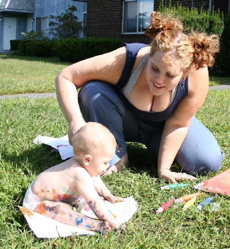2005-09-09-guest-Doodle Paint 7 with mommy.JPG