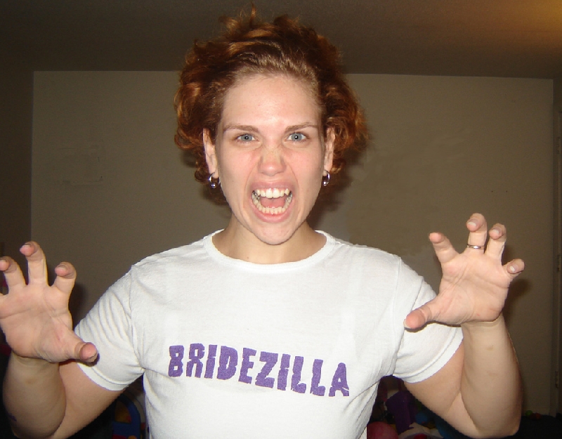 2006-09-17-nicolexanna-BRIDEZILLA argh! smaller.jpg
